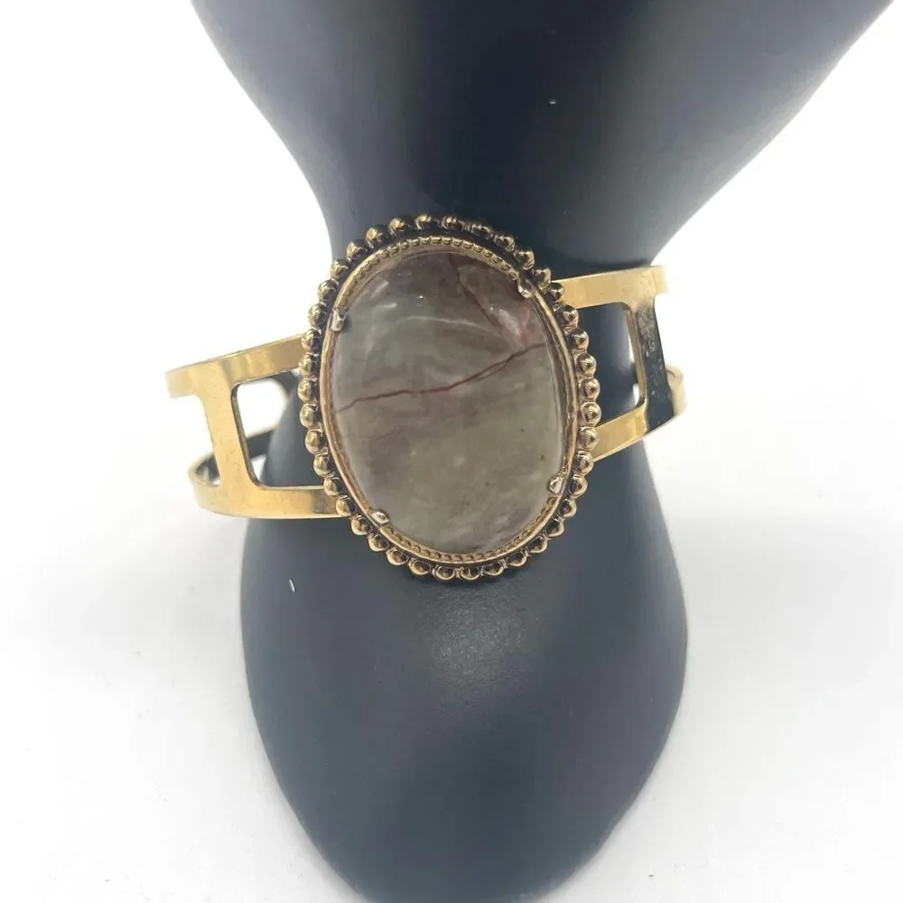 Cuff Bracelet with Agate and Gold tone